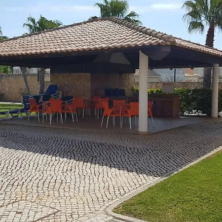 Jardins De M פרה